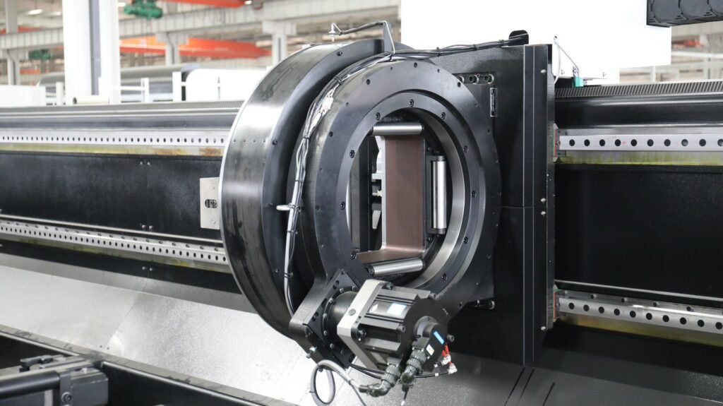 Seria T3 masini de taiat tevi Gweike