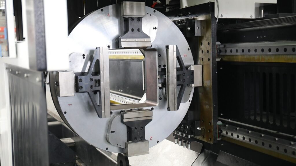 Seria T3 masini de taiat tevi Gweike